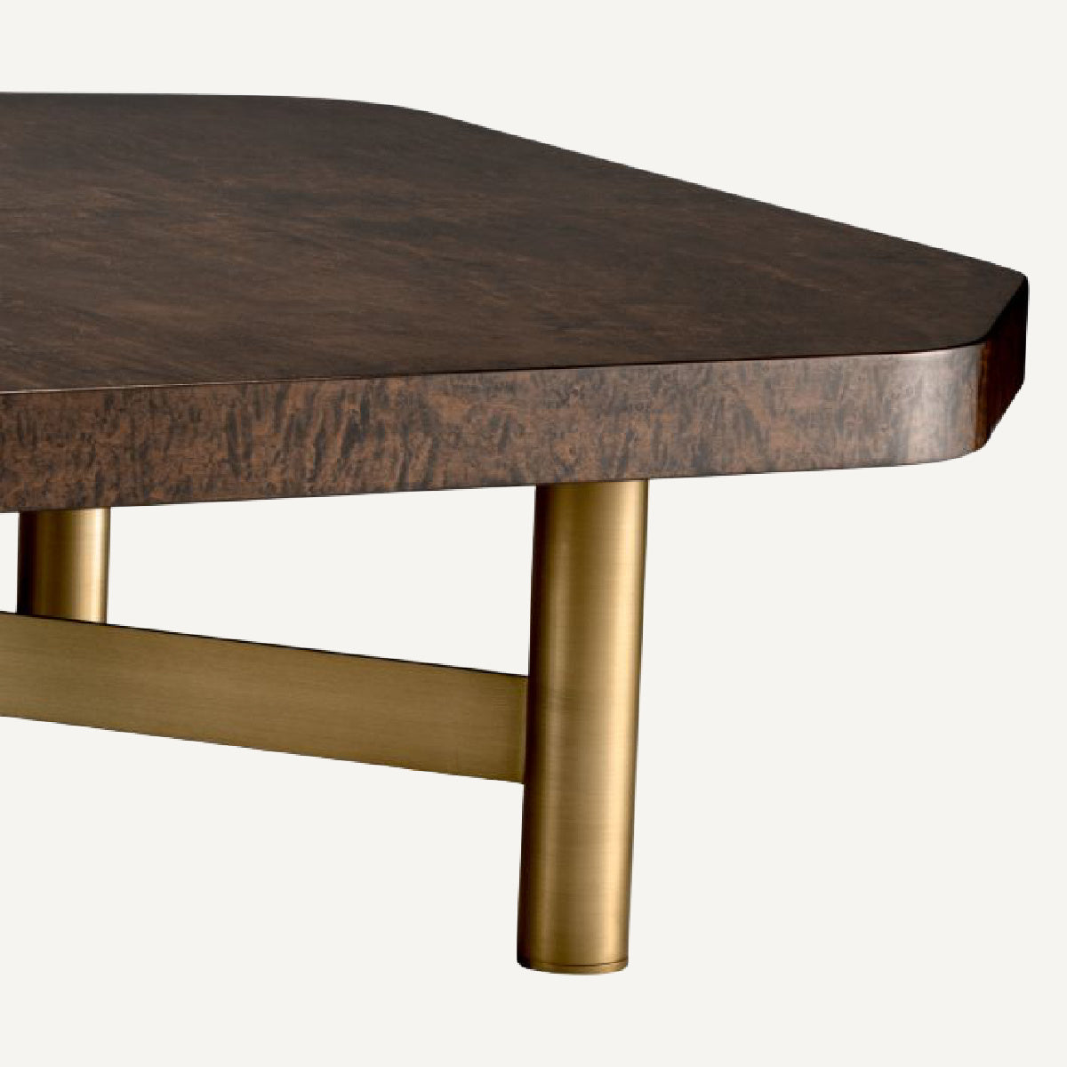 Table basse dorée en érable brillant