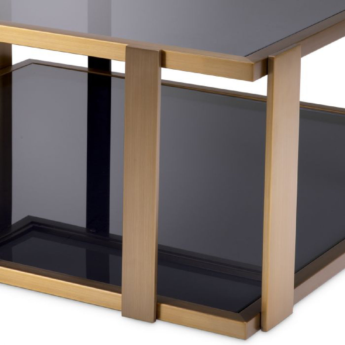 Table basse dorée en verre fumé